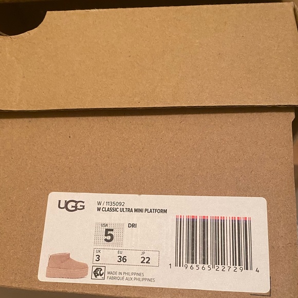Brand new in box UGG Ultra Mini Platform- Driftwood Ships out same or next - Picture 12 of 16